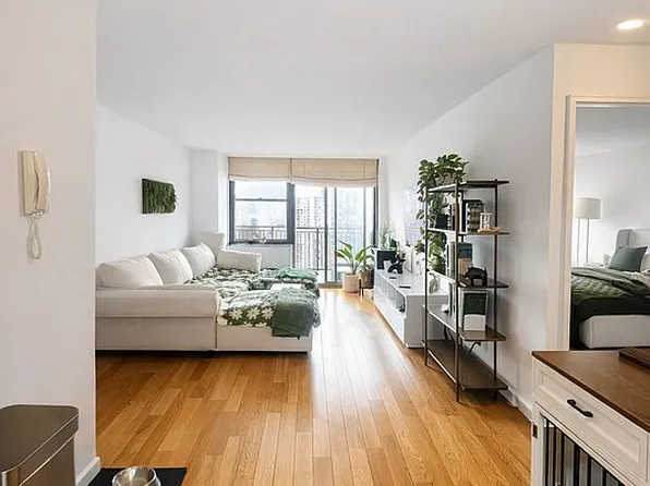 301 E 79th St APT 30P, New York, NY 10075