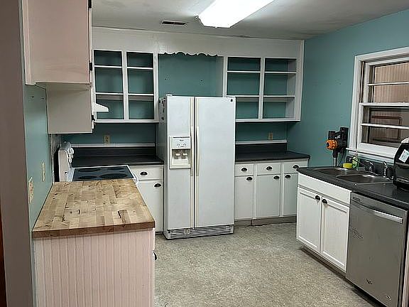 3rd image of 125 Belknap Rd