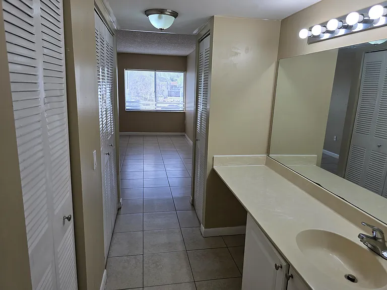 711 N Pine Island Rd #213 — Photo 18