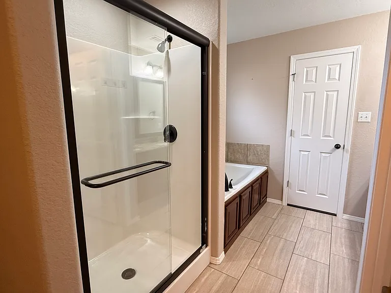 608 Ridge Point Dr — Photo 14