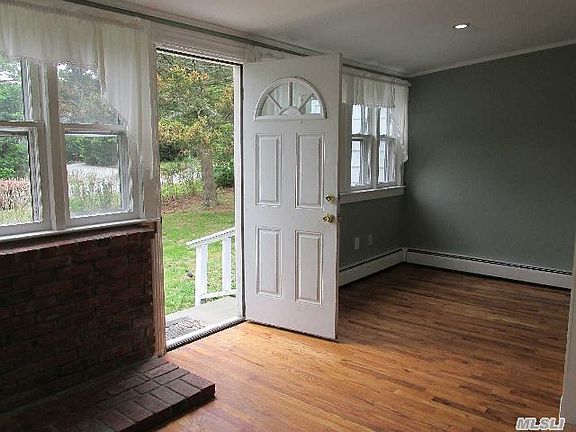 2nd image of 24 Park St