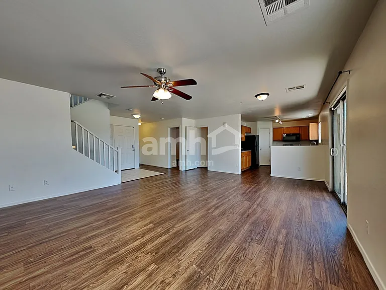 6727 W Desert Ln — Photo 5