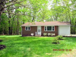 9826 Blue Ridge Dr, Hurt, VA 24563