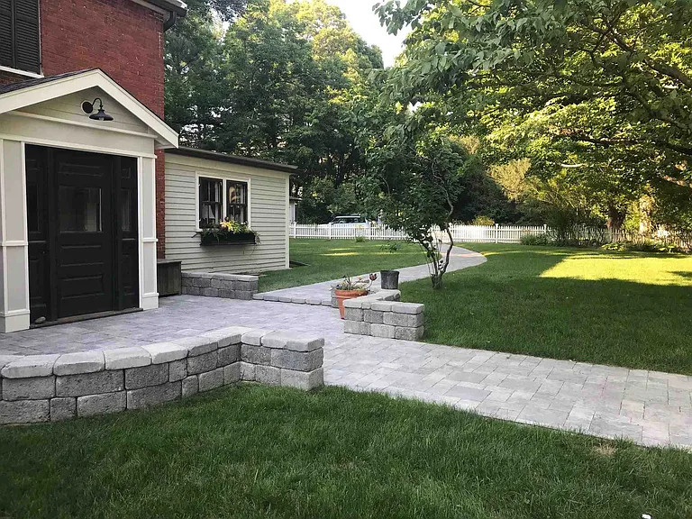 11 Chestnut St — Photo 2