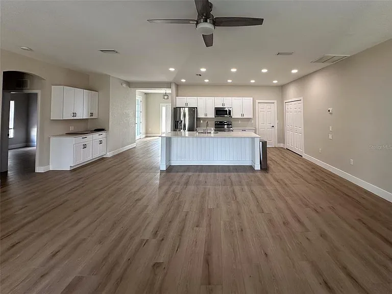 4730 Londel Ave — Photo 2