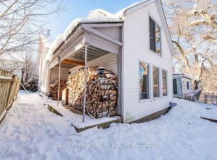 815 Pembroke St W, Pembroke, ON K8A5P5