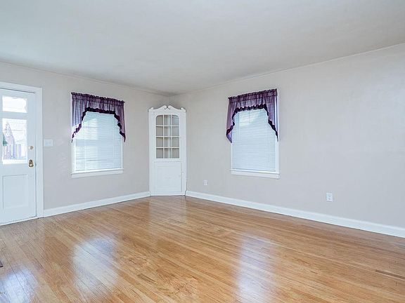 4th image of 2420 Mount Claire Ave