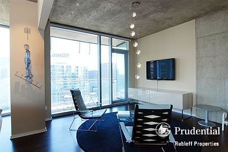 4th image of 600 N Fairbanks Ct Unit 3401