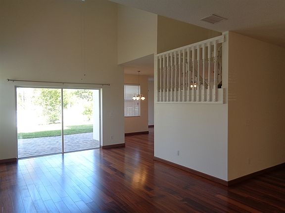 3rd image of 20019 Nob Oak Ave