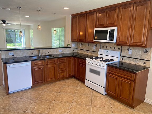 5th image of 329 Mette Ct