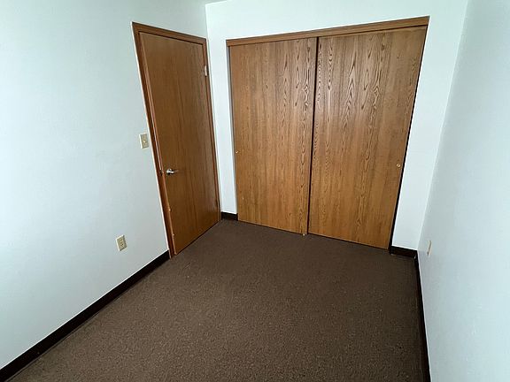 5th image of 617 W Elm St #5