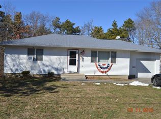 41 W Woodside Ave, Patchogue, NY 11772