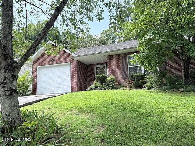 1st image of 943 Spring Park Rd