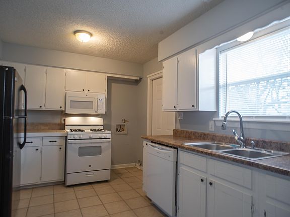 3rd image of 1309 S Washington Ave Unit 3