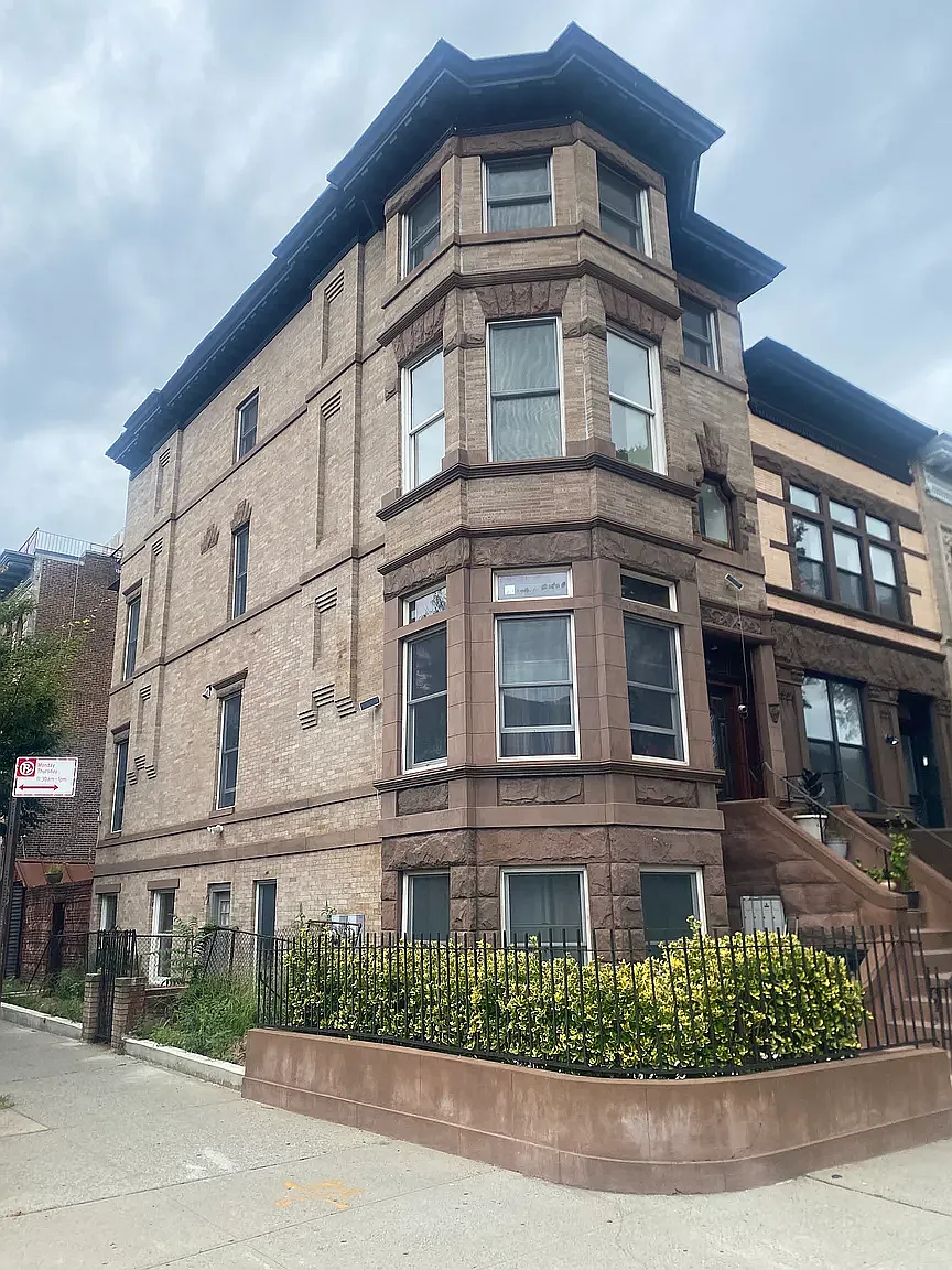 24 Revere Place — Photo 1