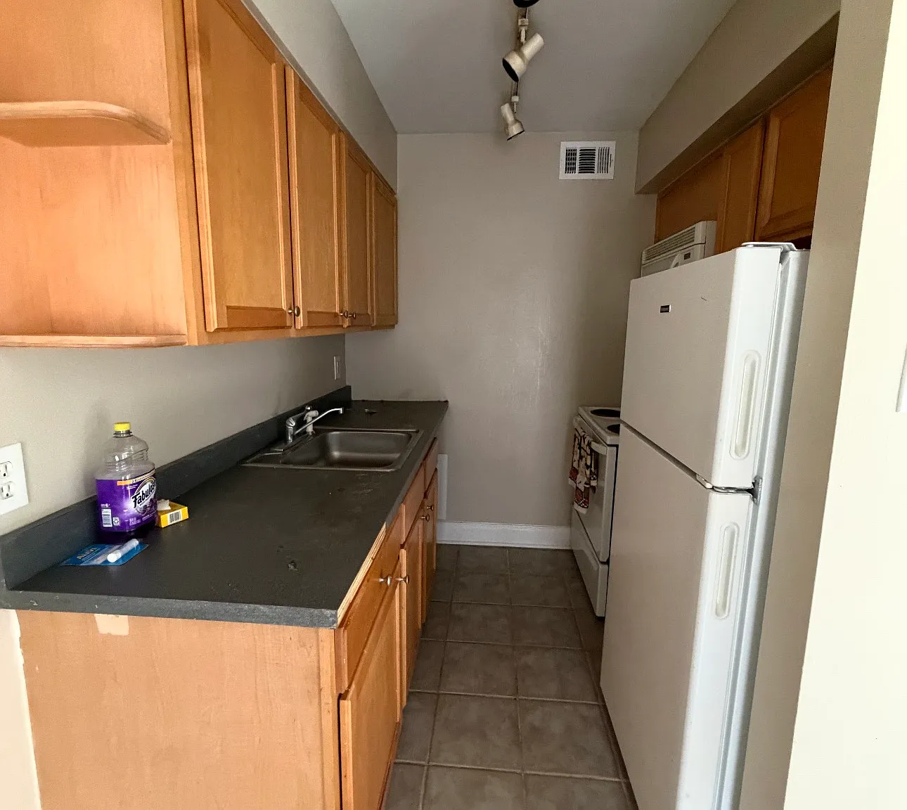 1 bed, $925 — Photo 1