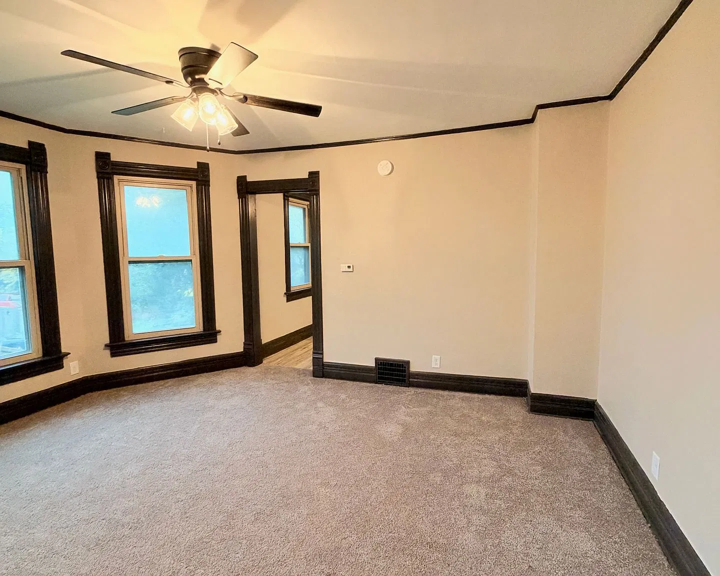 1315 W Court — Photo 3