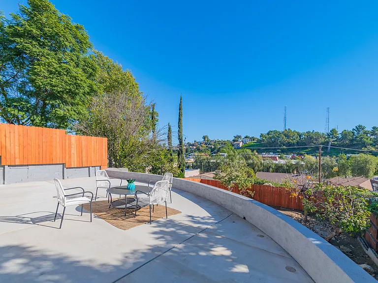 1248 N Bonnie Beach Pl — Photo 9