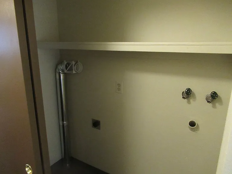 Downstairs Two Bedroom Apartment with Garage — Photo 12