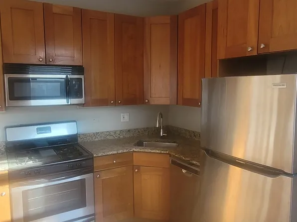 3745 W Argyle St APT 1, Chicago, IL 60625