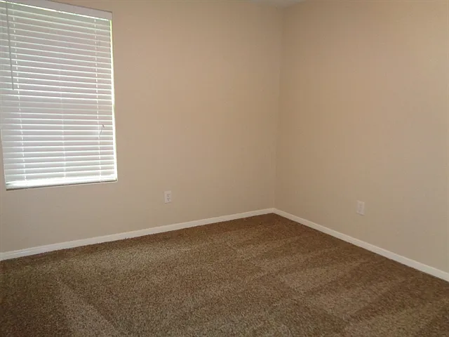 15129 Grassington Dr — Photo 10