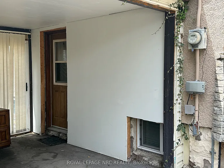 5715 Highland Ave #LOWER — Photo 2