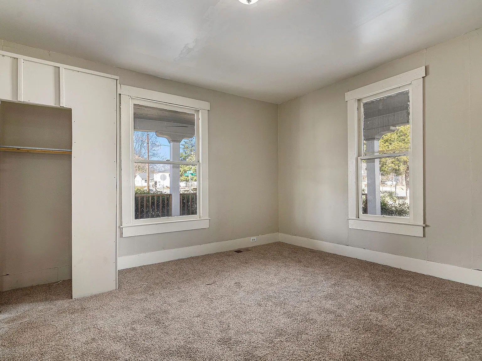 2701 Avenue H - 1 — Photo 4