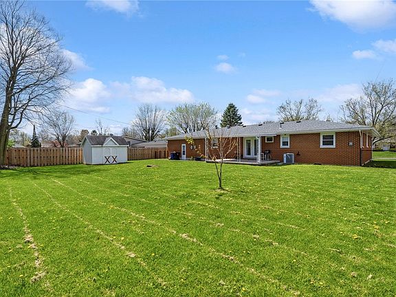 4th image of 686 Kathryn Dr