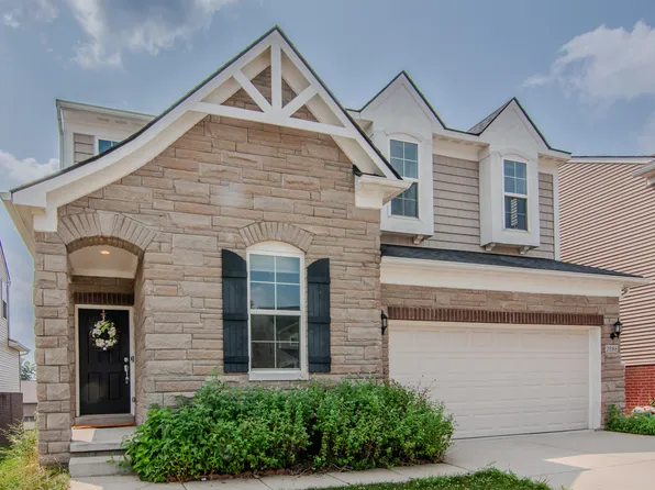 2888 Dillon Dr, Ann Arbor, MI 48105
