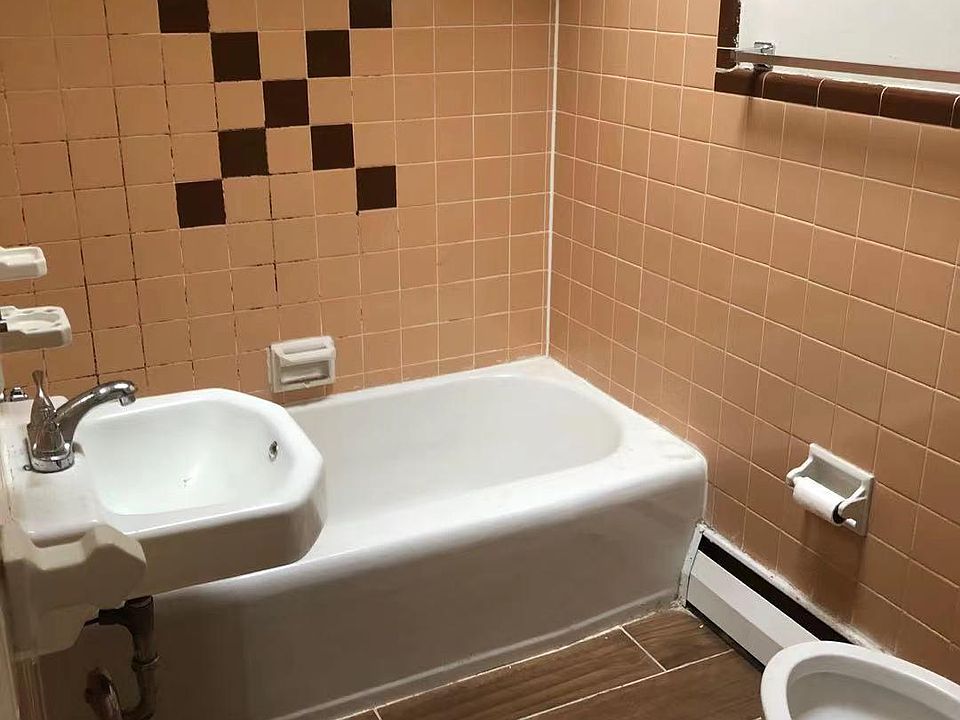 2nd image of 522 Solly Ave