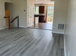 42771 Hay Rd, Ashburn, VA 20147