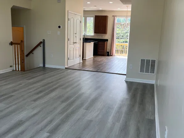 42771 Hay Rd, Ashburn, VA 20147