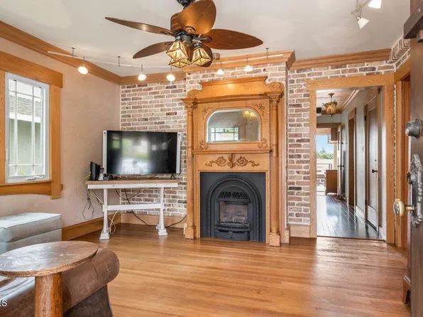 916 Poli St, Ventura, CA 93001