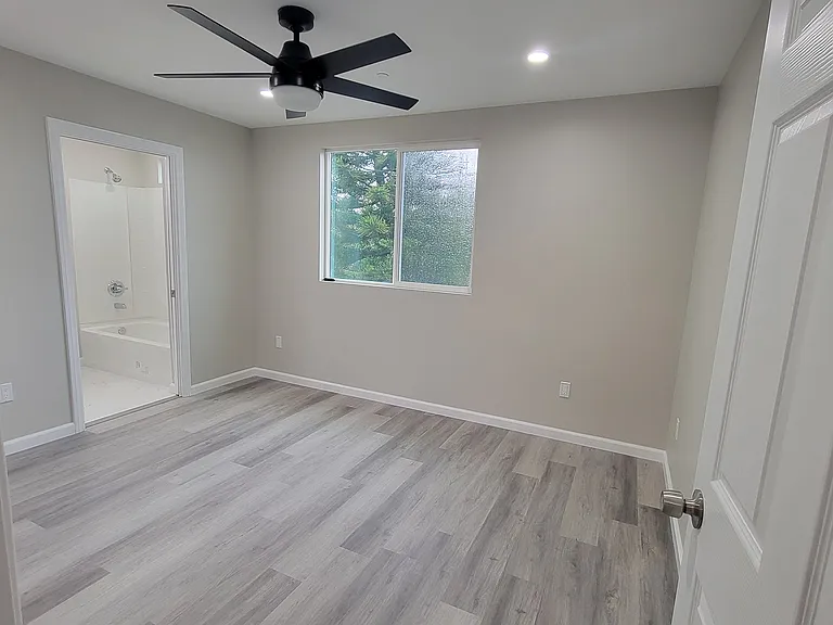 708 E Verdugo Ave #202 — Photo 8