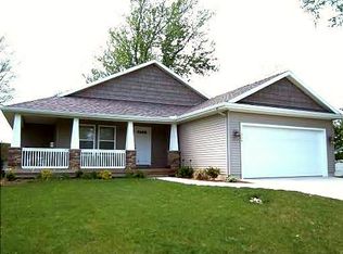 1504 S Lansing St, Saint Johns, MI 48879