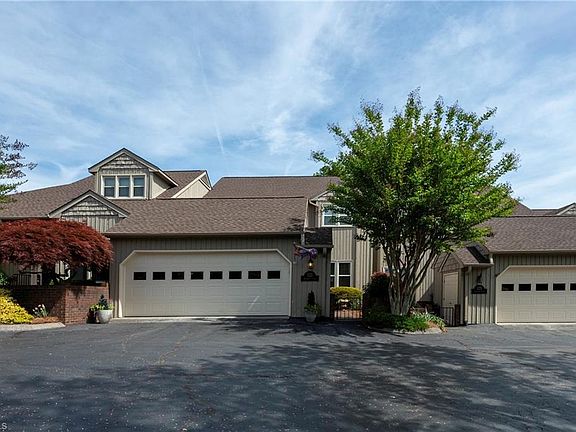 3rd image of 121 Warwicke Pl