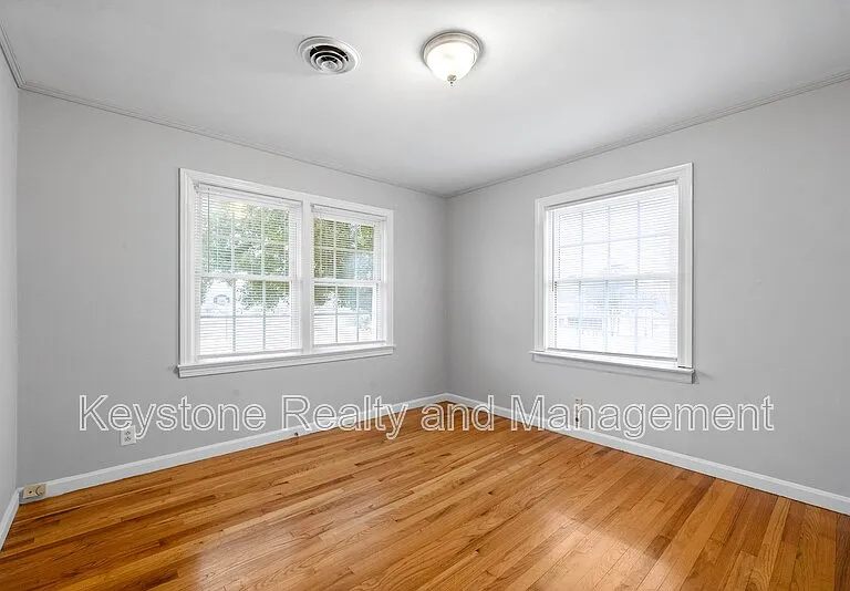 1319 Fort Campbell Blvd — Photo 7