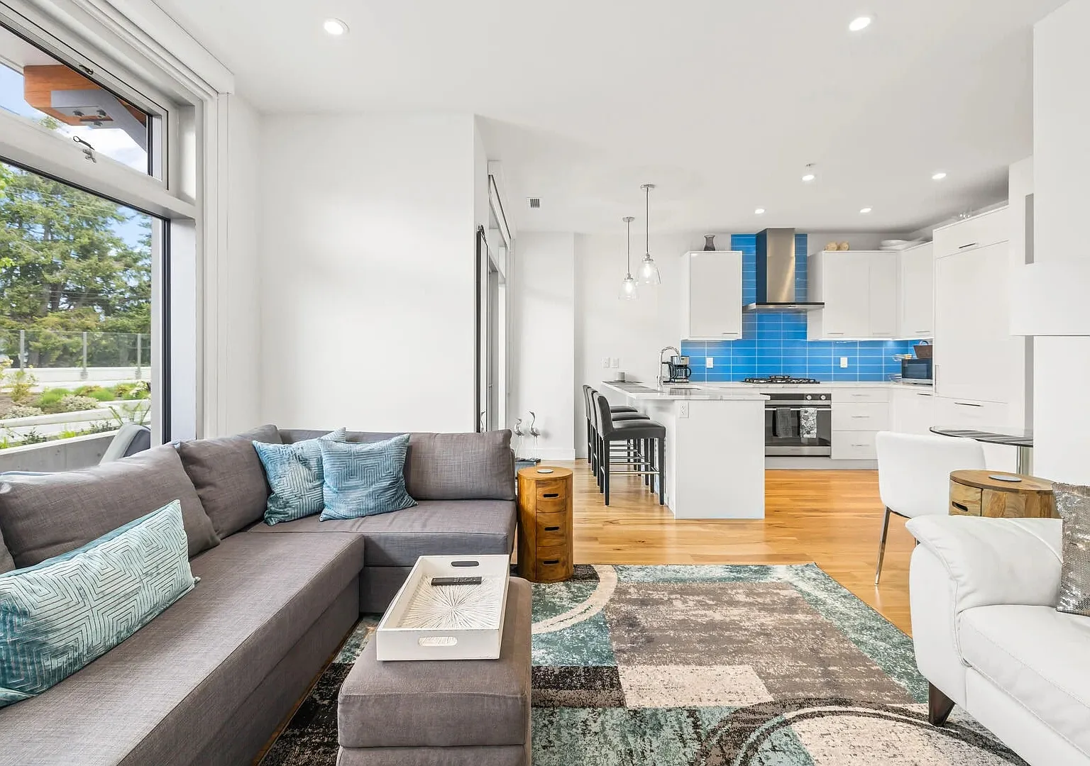 1 bed, 700 sqft, $3,000 — Photo 1