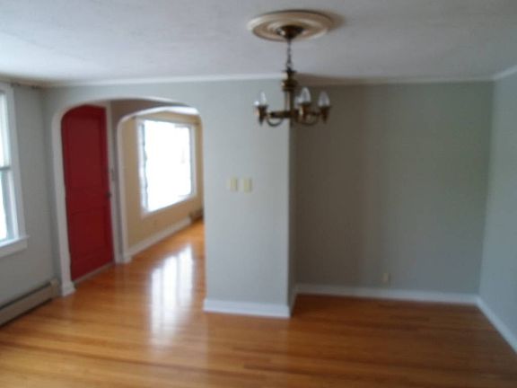 5th image of 8 Linden Ave