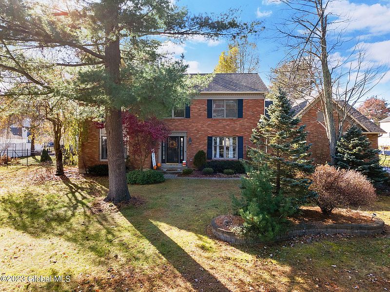 2nd image of 1015 Di Bella Drive