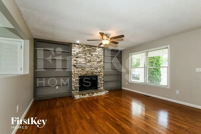 3 bed, 2.5 bath, 1740 sqft, $2,580 — Photo 3