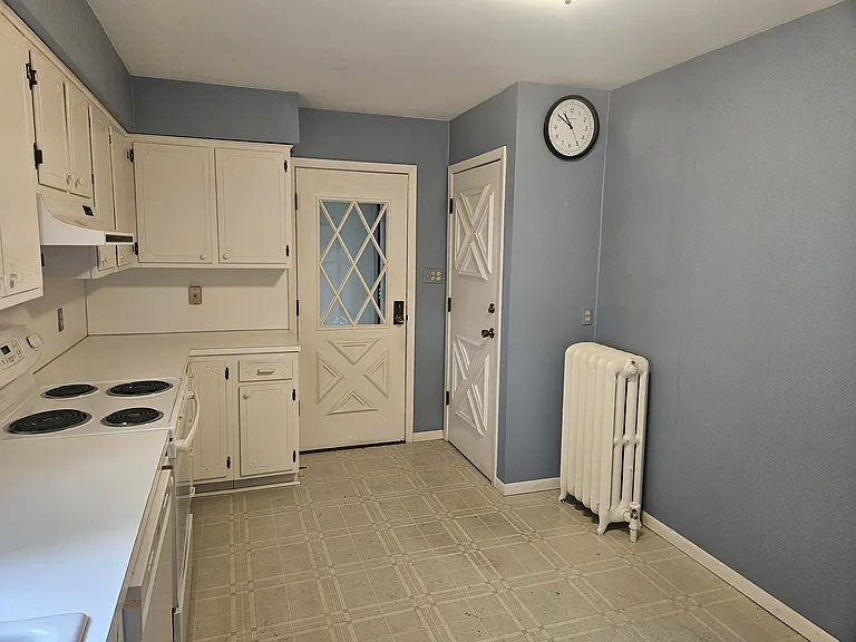 416 Hassan St SE — Photo 8