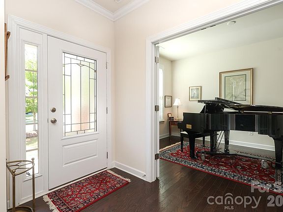 4th image of 1701 Great Rd