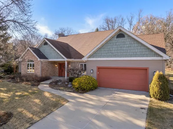 2895 Forest Down, Fitchburg, WI 53711