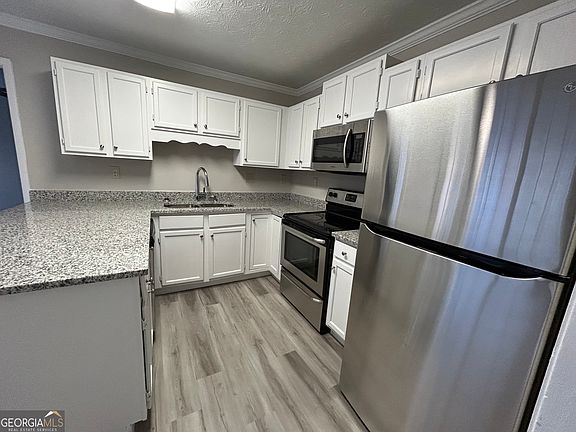 4th image of 1014 Kathleen Ct