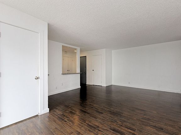 3rd image of 290 Lee St APT 207