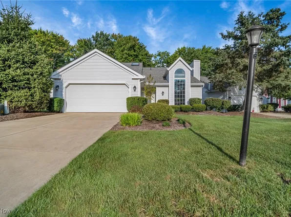 17860 Cambridge Oval, Strongsville, OH 44136