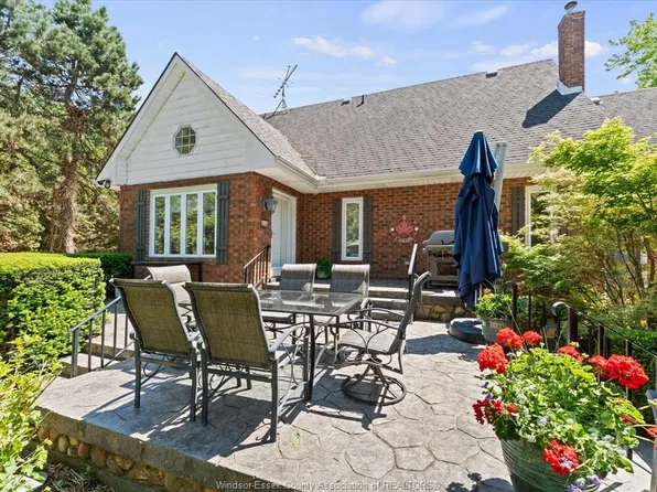 930 Road 4 E, Kingsville, ON N9Y 2E5