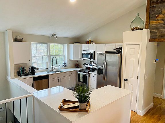 2nd image of 19 Dickson Dr