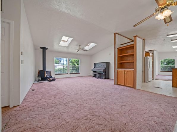 18518 Candy Ln, Redding, CA 96003